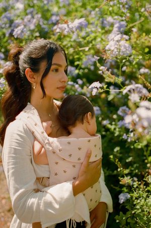 Flores - Aerial Carrier